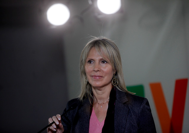 Vocera de campaña de Matthei se va de gira con el Presidente Piñera Vocera de campaña de Matthei se va de gira con el Presidente Piñera