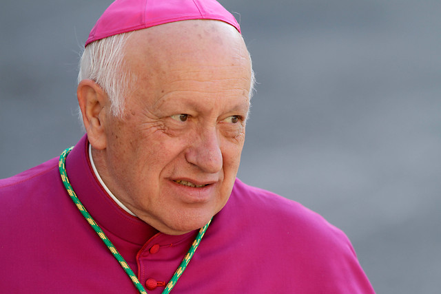 Religiosa acusa ánimo de venganza de Ezzati contra cura que denunció a obispo Cox Religiosa acusa ánimo de venganza de Ezzati contra cura que denunció a obispo Cox