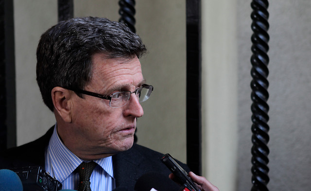 Dirigentes de RN no llegaron a presentación de programa presidencial de Matthei Dirigentes de RN no llegaron a presentación de programa presidencial de Matthei
