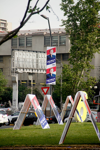 Centenar de denuncias por propaganda electoral mal instalada ha recibido la Intendencia Metropolitana Centenar de denuncias por propaganda electoral mal instalada ha recibido la Intendencia Metropolitana