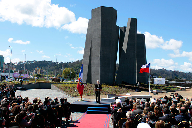 Piñera rechaza críticas a memorial del 27F: “Muchos no entendieron el significado de unidad” Piñera rechaza críticas a memorial del 27F: