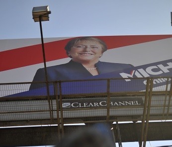 Cerca del 40% de las mujeres votaría por Bachelet, 12% por Matthei Cerca del 40% de las mujeres votaría por Bachelet, 12% por Matthei