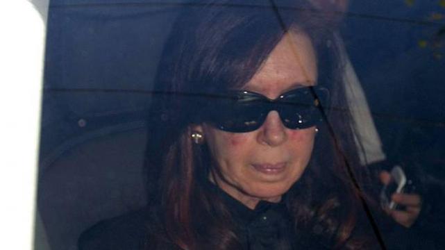 Operación a Cristina Fernández por lesión cerebrovascular genera incertidumbre en Argentina Operación a Cristina Fernández por lesión cerebrovascular genera incertidumbre en Argentina