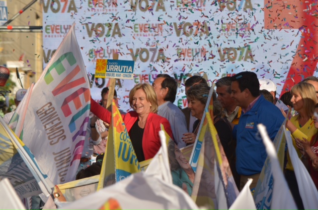 Evelyn Matthei: “No vamos a permitir el lucro en las universidades” Evelyn Matthei: “No vamos a permitir el lucro en las universidades”