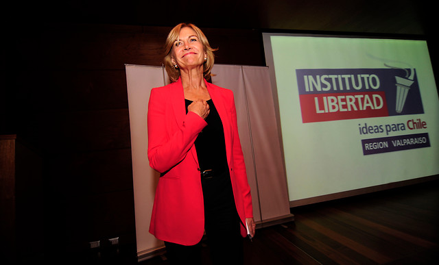 Matthei sale a matar encuesta CEP antes de que se publiquen los resultados Matthei sale a matar encuesta CEP antes de que se publiquen los resultados