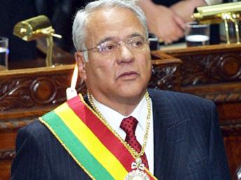 Ex presidente boliviano pidió un arma “para suicidarse como Salvador Allende” Ex presidente boliviano pidió un arma