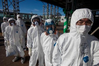 Seis trabajadores de la central de Fukushima afectados por una fuga Seis trabajadores de la central de Fukushima afectados por una fuga