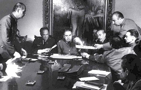 Informe de la Corte Suprema: la DINA financió a la Junta Militar y pagó a la prensa Informe de la Corte Suprema: la DINA financió a la Junta Militar y pagó a la prensa