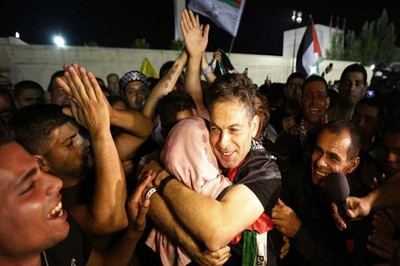 Israel dejó en libertad a 26 “presos veteranos” palestinos Israel dejó en libertad a 26