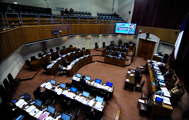 Senadores se aumentan ingresos en $1,5 millones en medio de críticas por su poca asistencia Senadores se aumentan ingresos en $1,5 millones en medio de críticas por su poca asistencia