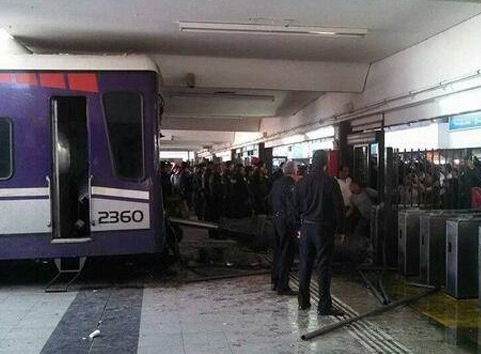 Al menos 35 heridos en accidente de tren en estación de Buenos Aires Al menos 35 heridos en accidente de tren en estación de Buenos Aires