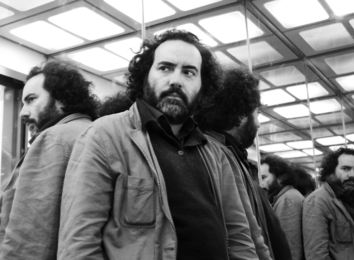 Rafael Gumucio justifica el bullying y trata de “llorones” a escritores de las clases populares Rafael Gumucio justifica el bullying y trata de “llorones” a escritores de las clases populares