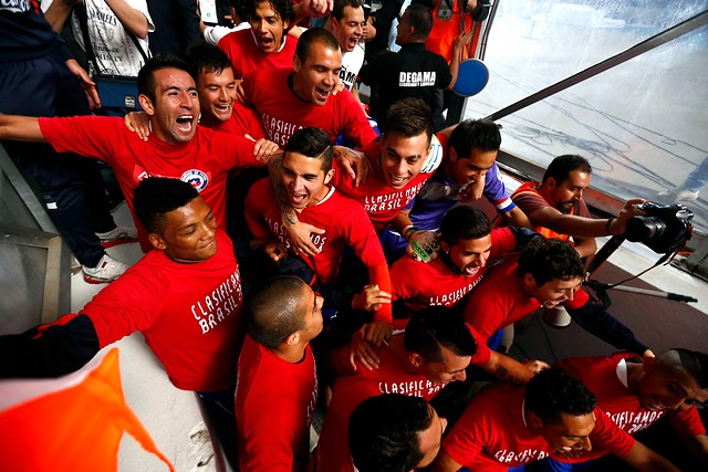 Plantel de la ‘Roja’ exteriorizó su alegría por clasificar al Mundial 2014 Plantel de la 'Roja' exteriorizó su alegría por clasificar al Mundial 2014