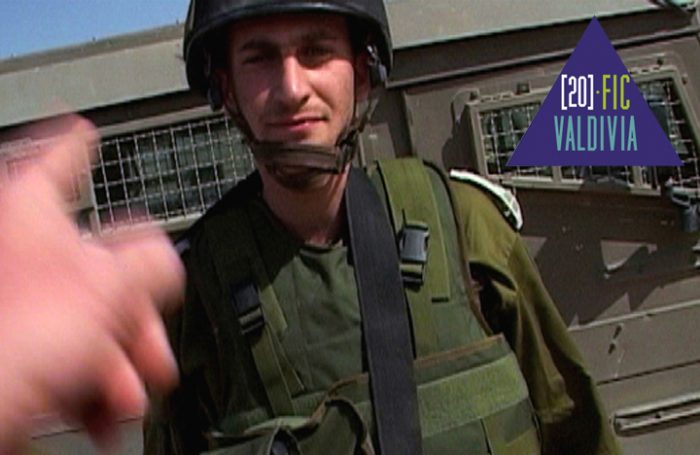 Avi Mograbi, invitado especial al FicValdivia. Los peligros de filmar en el corazón del conflicto de Medio Oriente Avi Mograbi, invitado especial al FicValdivia. Los peligros de filmar en el corazón del conflicto de Medio Oriente