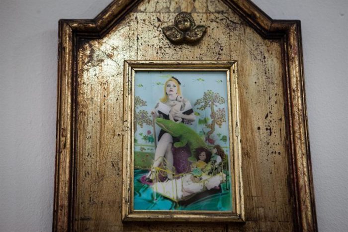 El homenaje a bebés solitarios de Zaida González se exhibe en Caracas El homenaje a bebés solitarios de Zaida González se exhibe en Caracas