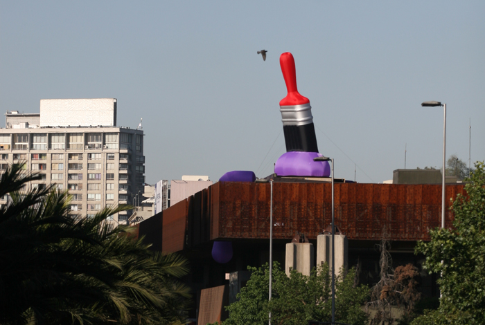 La guerrilla artística urbana inflable y lúdica de FILTHY LUKER La guerrilla artística urbana inflable y lúdica de FILTHY LUKER