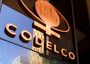 Sindicatos de trabajadores del cobre califican de “insuficiente” capitalización de Codelco Sindicatos de trabajadores del cobre califican de