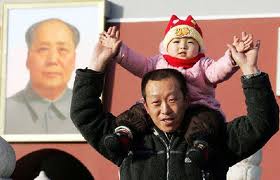 China reforma oficialmente la política de un solo hijo