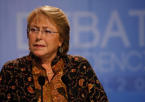Bachelet marca ruta y anuncia proyecto de nueva Constitución para segundo semestre 2014