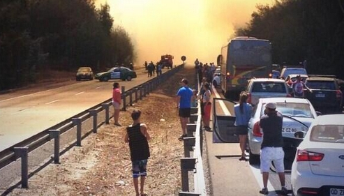 Reabren tránsito a la altura de Peñuelas de Ruta 68 mientras Bomberos logra controlar el incendio forestal Reabren tránsito a la altura de Peñuelas de Ruta 68 mientras Bomberos logra controlar el incendio forestal