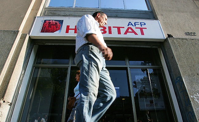Rol díscolo de AFP Habitat complica al gremio justo en momentos en que apunta a ser la más grande del sector Rol díscolo de AFP Habitat complica al gremio justo en momentos en que apunta a ser la más grande del sector