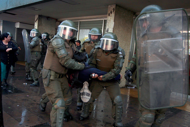 ONG identifica violaciones a los DD.HH. en Chile: Ley Antiterrorista, violencia policial y actuar de la Corte Suprema ante abusos en dictadura ONG identifica violaciones a los DD.HH. en Chile: Ley Antiterrorista, violencia policial y actuar de la Corte Suprema ante abusos en dictadura