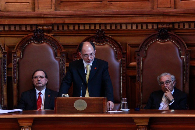 Corte Suprema rechaza solicitud de ciudadana argentina que pidió conocer los nombres y honorarios de abogados chilenos ante La Haya Corte Suprema rechaza solicitud de ciudadana argentina que pidió conocer los nombres y honorarios de abogados chilenos ante La Haya