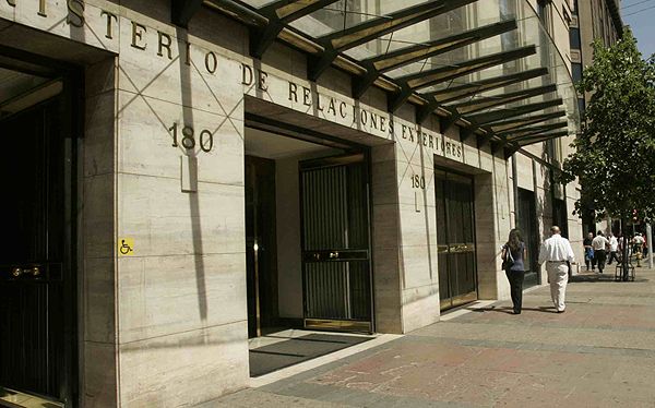 El lobby del “Grupo de los 10” para quedarse con la Subsecretaría de RR.EE. en la administración Bachelet El lobby del “Grupo de los 10” para quedarse con la Subsecretaría de RR.EE. en la administración Bachelet