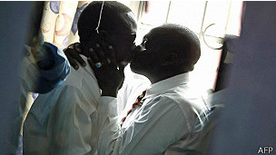 Nigeria: 11 hombres pueden ser condenados a muerte por homosexualidad Nigeria: 11 hombres pueden ser condenados a muerte por homosexualidad