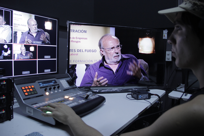 Sergio Riesenberg: “La televisión pública de hoy es temerosa y facilista” Sergio Riesenberg: “La televisión pública de hoy es temerosa y facilista”