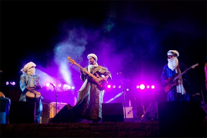 Tinariwen, las guitarras rebeldes de Mali: desde el desierto del Sahara hasta Santiago Tinariwen, las guitarras rebeldes de Mali: desde el desierto del Sahara hasta Santiago