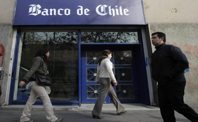 El Sernac da nuevo golpe a la banca y presenta demanda colectiva contra el Banco de Chile