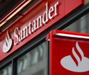 Sernac presenta demanda colectiva contra Banco Santander por cláusulas abusivas en hipotecarios