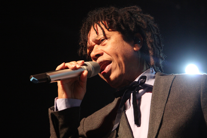Con carisma y calidez Djavan celebró el 14 de febrero en Santiago Con carisma y calidez Djavan celebró el 14 de febrero en Santiago
