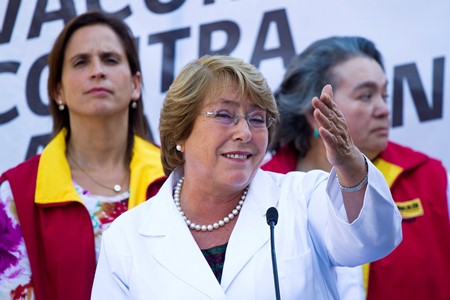 Abogado de caso Tsunami pedirá que fiscal rinda cuenta sobre querella contra Presidenta Bachelet Abogado de caso Tsunami pedirá que fiscal rinda cuenta sobre querella contra Presidenta Bachelet