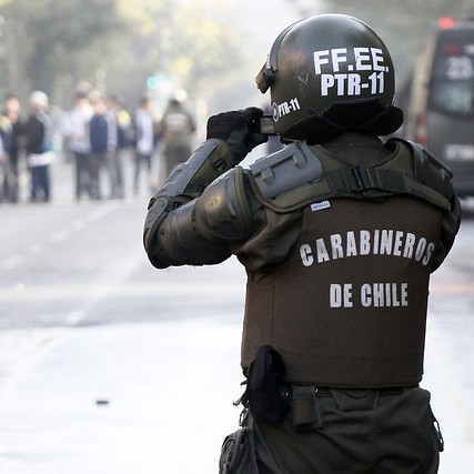 Federación de Estudiantes del ex Pedagógico denuncia presencia de carabinero “infiltrado” que se hizo pasar por un encapuchado Federación de Estudiantes del ex Pedagógico denuncia presencia de carabinero