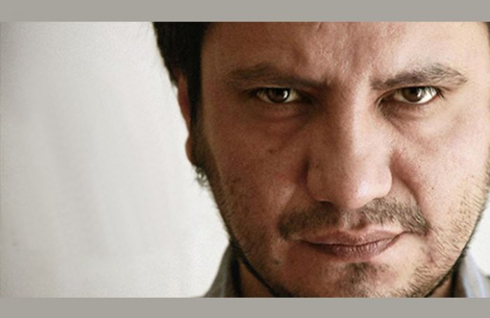 Alejandro Zambra: “Me interesa meterme en esos territorios donde no sabes si la literatura te expone o te protege” Alejandro Zambra: “Me interesa meterme en esos territorios donde no sabes si la literatura te expone o te protege”