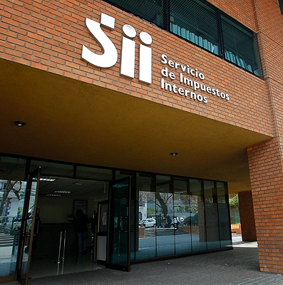Jorratt saca a 4 subdirectores del SII y cambia polémica circular de los últimos días de Piñera que causó alarma entre triburaristas Jorratt saca a 4 subdirectores del SII y cambia polémica circular de los últimos días de Piñera que causó alarma entre triburaristas