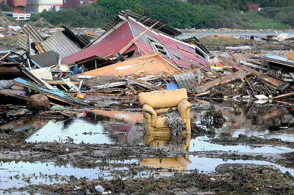 Ex jefe de turno de la Onemi acepta cargos en su contra por cuasidelito de homicidio tras tsunami del 27F Ex jefe de turno de la Onemi acepta cargos en su contra por cuasidelito de homicidio tras tsunami del 27F