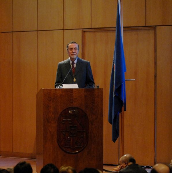Rector Pérez: «Mientras el paradigma fue la privatización nunca escuchamos a las ues privadas hablar de este interés por lo público» Rector Pérez: