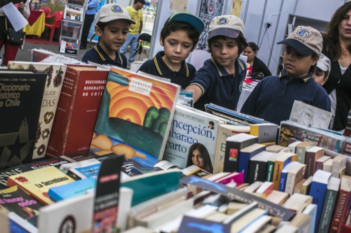 Carnaval de los colores: La fiesta multicultural con que la Feria del Libro de Antofagasta celebra el Día del Trabajo Carnaval de los colores: La fiesta multicultural con que la Feria del Libro de Antofagasta celebra el Día del Trabajo