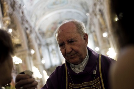 Cardenal Errázuriz defiende rol de Juan Pablo II en casos de pederastia de sacerdotes