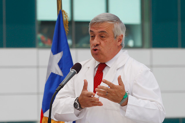 Oposición sale en defensa de Mañalich: “No permitiremos que se le linche en la plaza pública” Oposición sale en defensa de Mañalich: “No permitiremos que se le linche en la plaza pública