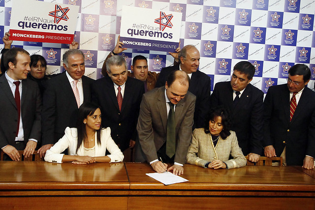 Monckeberg inscribe su candidatura para postular a la presidencia de Renovación Nacional Monckeberg inscribe su candidatura para postular a la presidencia de Renovación Nacional
