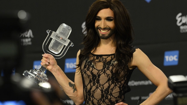 La transformista con barba que arrasó en el festival Eurovisión, en medio de tensión de Ucrania y Rusia La transformista con barba que arrasó en el festival Eurovisión, en medio de tensión de Ucrania y Rusia
