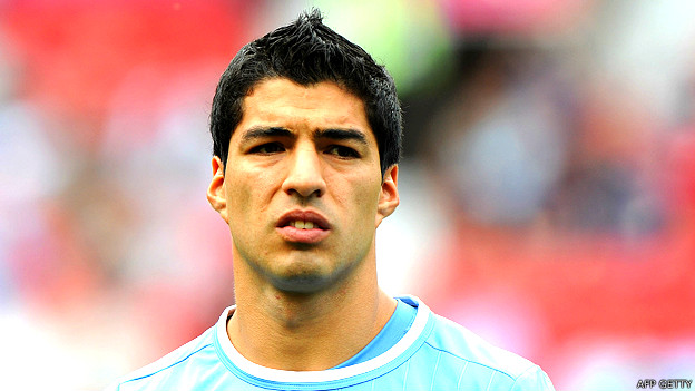 Luis Suárez sufre lesión a tres semanas del Mundial Luis Suárez sufre lesión a tres semanas del Mundial