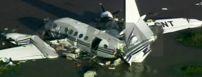 Avioneta se estrella en el río de la Plata y mueren cinco de sus nueve ocupantes Avioneta se estrella en el río de la Plata y mueren cinco de sus nueve ocupantes