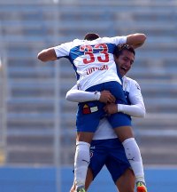 Universidad Católica derrotó a Curicó Unido en el estreno por la Copa Chile 2014-2015 Universidad Católica derrotó a Curicó Unido en el estreno por la Copa Chile 2014-2015