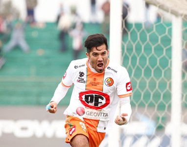 Cobresal clasificó a la Copa Sudamericana 2014 pese a caer ante Palestino Cobresal clasificó a la Copa Sudamericana 2014 pese a caer ante Palestino