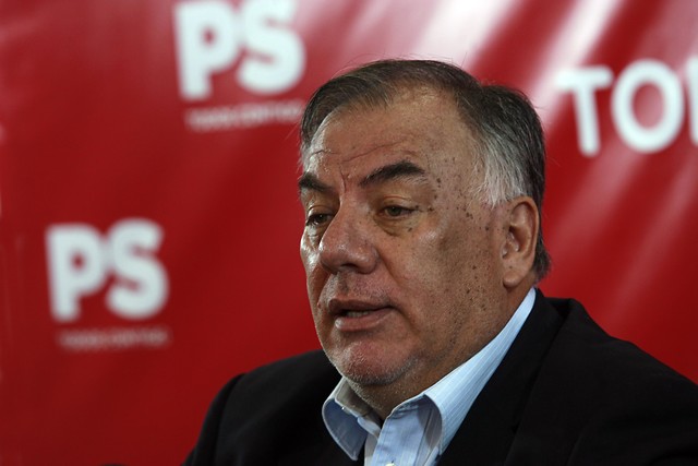 Andrade (PS) llama a la UDI a terminar campaña de “panfletos” contra reformas y despenalización del aborto Andrade (PS) llama a la UDI a terminar campaña de